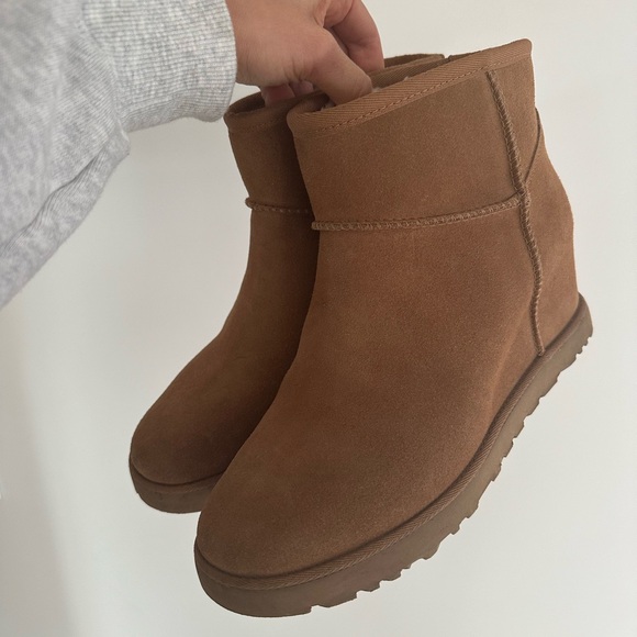 UGG Women’s Classic Femme Mini Boot - Picture 7 of 7